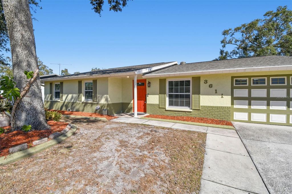 Image 3 of property listing at 3611 WISPERBREATH LANE, Tampa, FL 33619