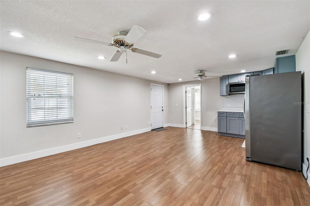 Image 28 of property listing at 3611 WISPERBREATH LANE, Tampa, FL 33619