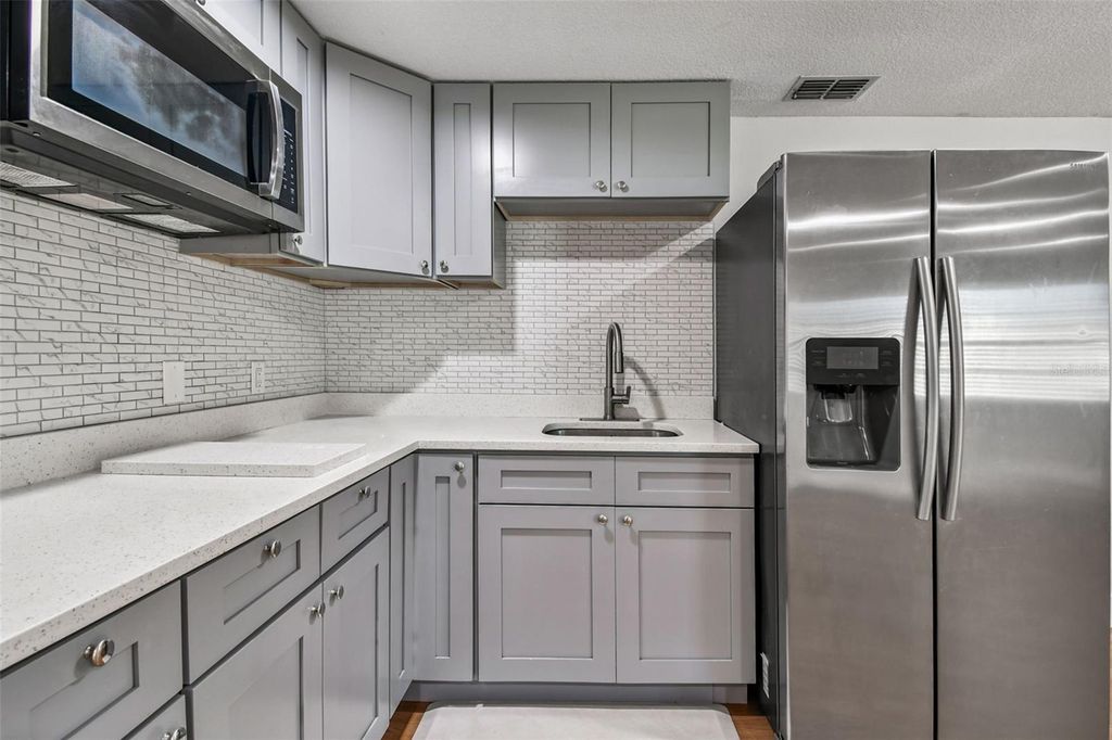 Image 30 of property listing at 3611 WISPERBREATH LANE, Tampa, FL 33619