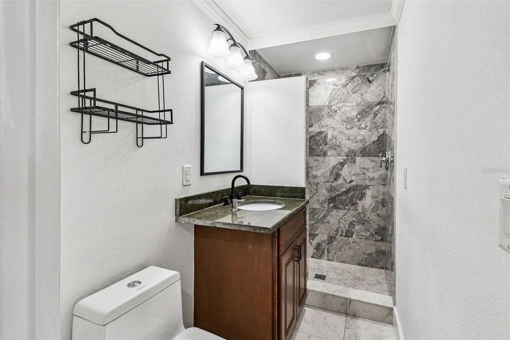 Image 31 of property listing at 3611 WISPERBREATH LANE, Tampa, FL 33619