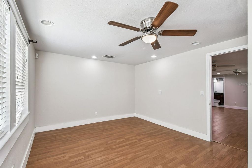 Image 36 of property listing at 3611 WISPERBREATH LANE, Tampa, FL 33619