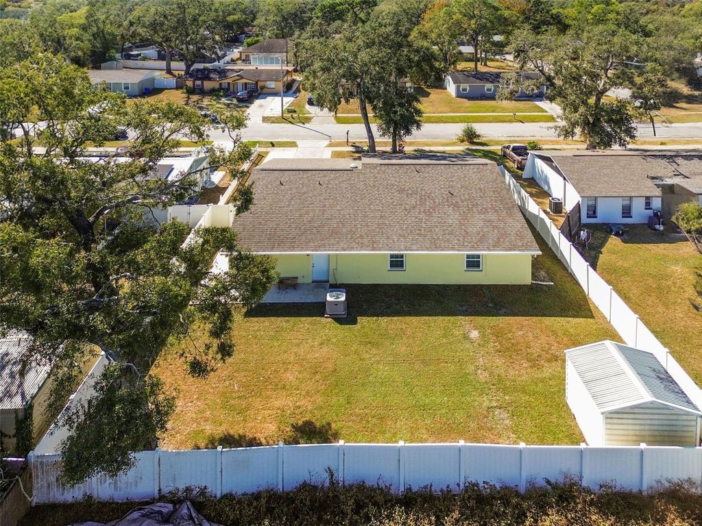 Image 43 of property listing at 3611 WISPERBREATH LANE, Tampa, FL 33619