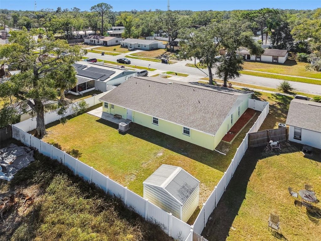 Image 44 of property listing at 3611 WISPERBREATH LANE, Tampa, FL 33619