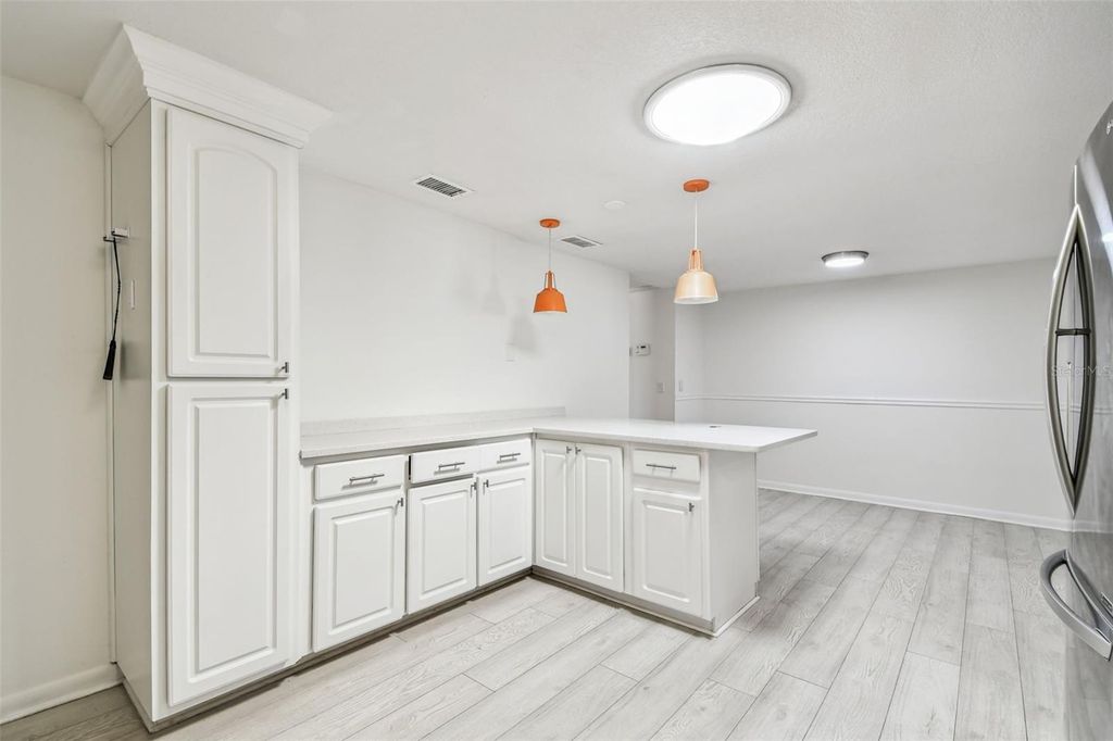 Image 7 of property listing at 3611 WISPERBREATH LANE, Tampa, FL 33619