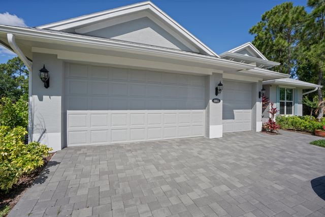 6805 49th Court, Vero Beach, FL 32967