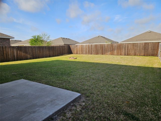 767 Camden Drive, Lavon, TX 75166