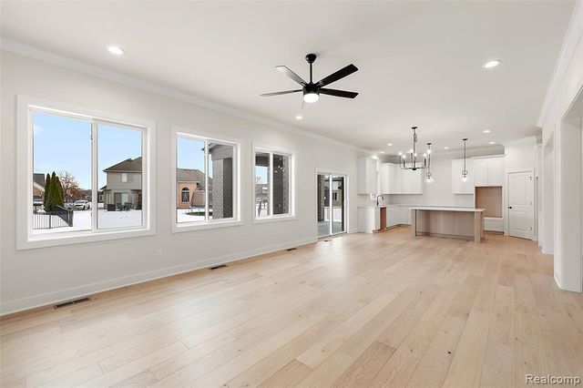 17824 Biscayne Drive, Macomb, MI 48042