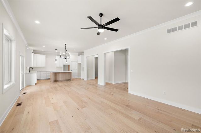 17824 Biscayne Drive, Macomb, MI 48042