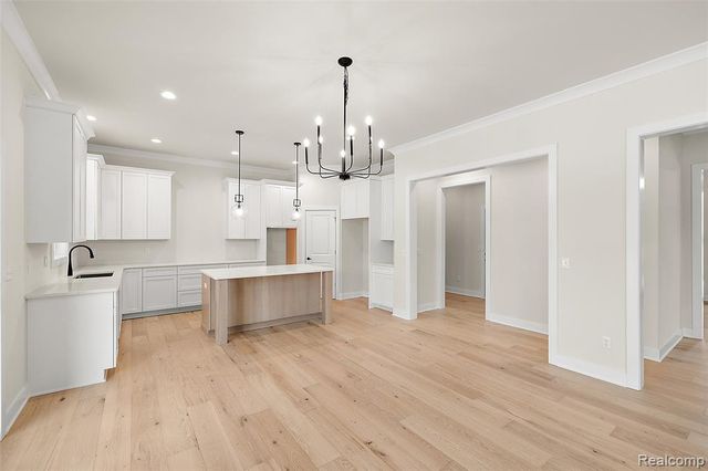 17824 Biscayne Drive, Macomb, MI 48042