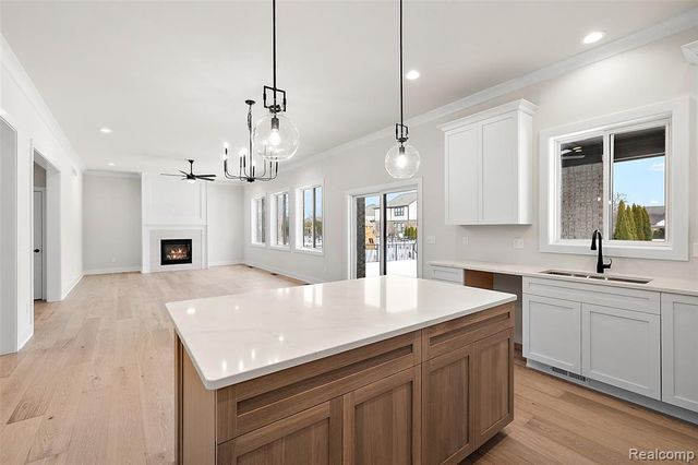 17824 Biscayne Drive, Macomb, MI 48042