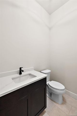 17824 Biscayne Drive, Macomb, MI 48042