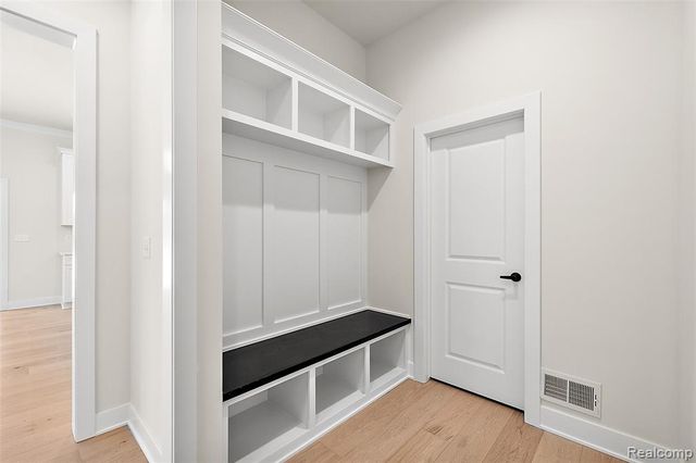 17824 Biscayne Drive, Macomb, MI 48042