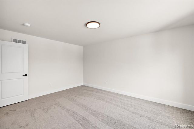 17824 Biscayne Drive, Macomb, MI 48042