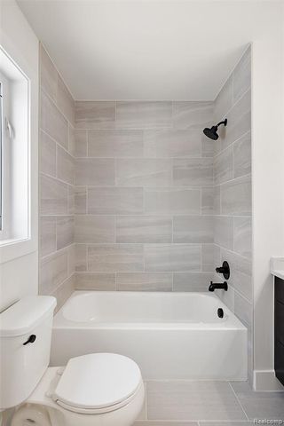 17824 Biscayne Drive, Macomb, MI 48042