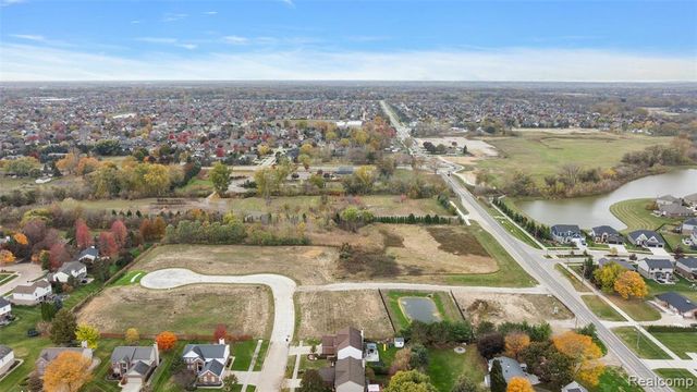 17824 Biscayne Drive, Macomb, MI 48042