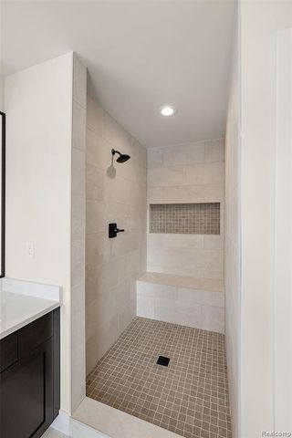 17824 Biscayne Drive, Macomb, MI 48042