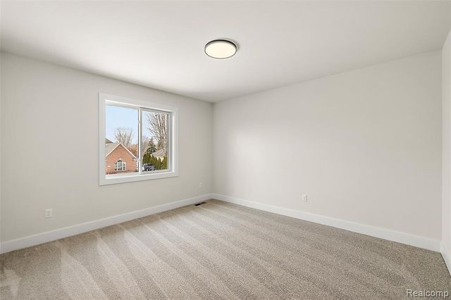 17824 Biscayne Drive, Macomb, MI 48042