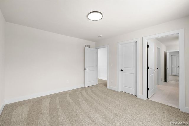 17824 Biscayne Drive, Macomb, MI 48042