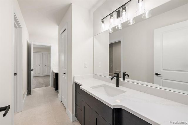 17824 Biscayne Drive, Macomb, MI 48042