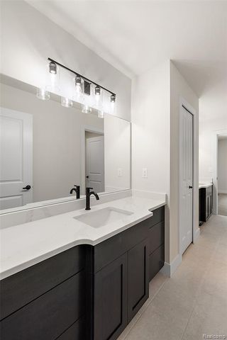 17824 Biscayne Drive, Macomb, MI 48042