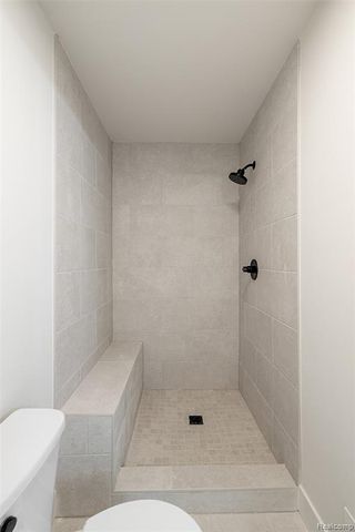 17824 Biscayne Drive, Macomb, MI 48042