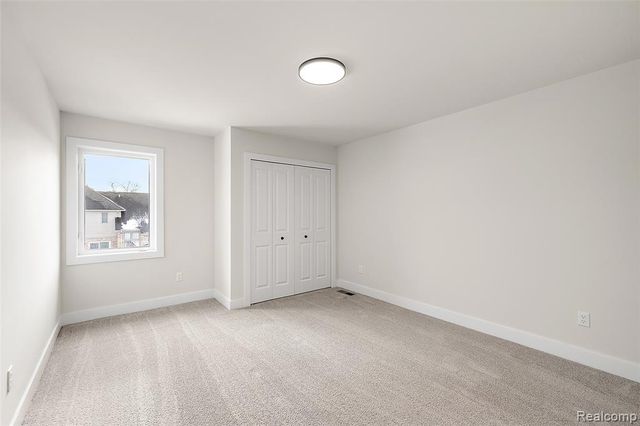 17824 Biscayne Drive, Macomb, MI 48042