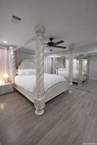 640 Avenue J, Poteet, TX 78065