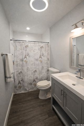 640 Avenue J, Poteet, TX 78065