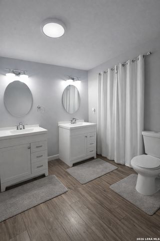 640 Avenue J, Poteet, TX 78065