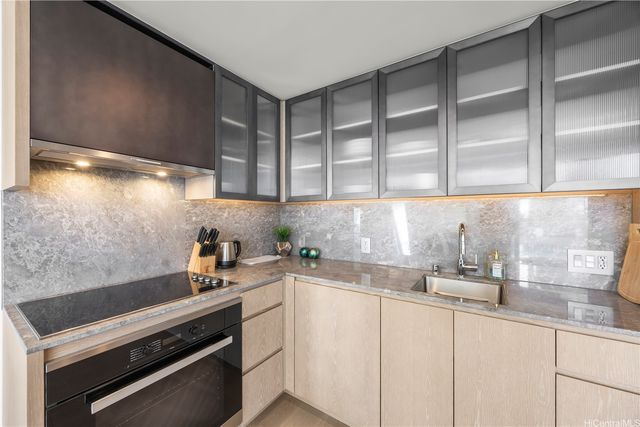 1000 Auahi Street 1013, Honolulu, HI 96814