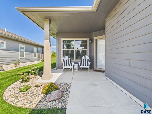 704 Spruce St Street, Harrisburg, SD 57032