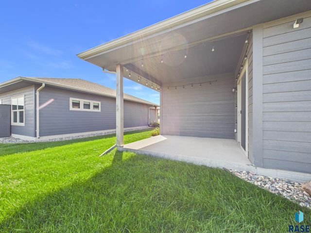 704 Spruce St Street, Harrisburg, SD 57032