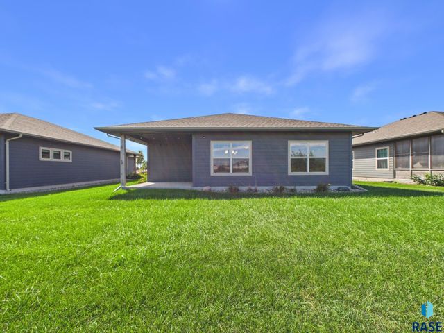704 Spruce St Street, Harrisburg, SD 57032