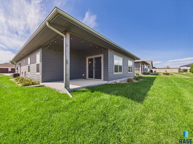 704 Spruce St Street, Harrisburg, SD 57032