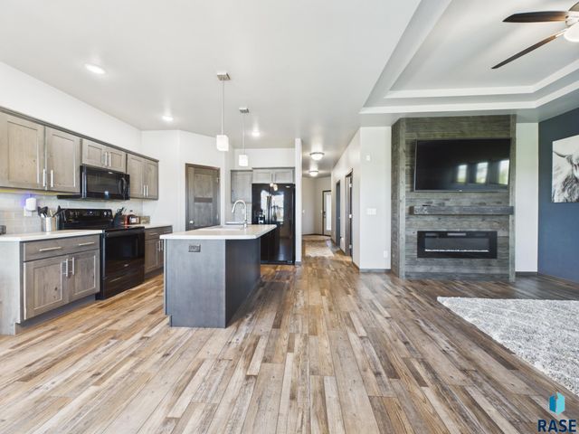 704 Spruce St Street, Harrisburg, SD 57032