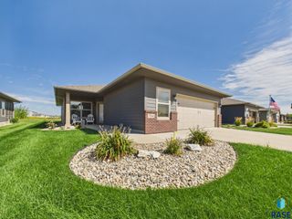 704 Spruce St Street, Harrisburg, SD 57032