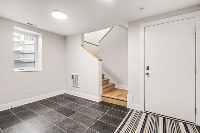 207 Sunset Road, Ann Arbor, MI 48103