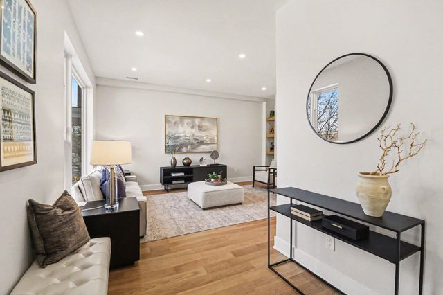 207 Sunset Road, Ann Arbor, MI 48103