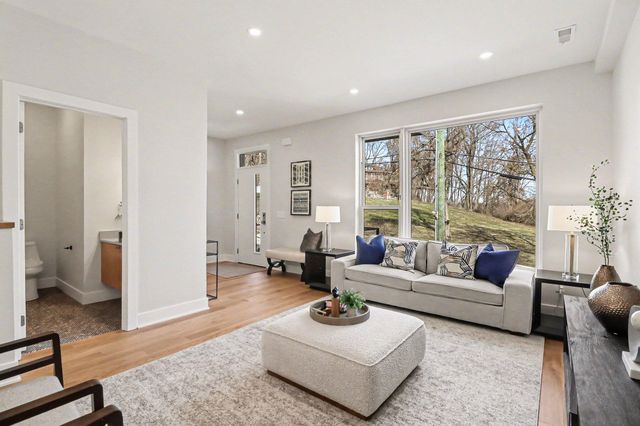 207 Sunset Road, Ann Arbor, MI 48103