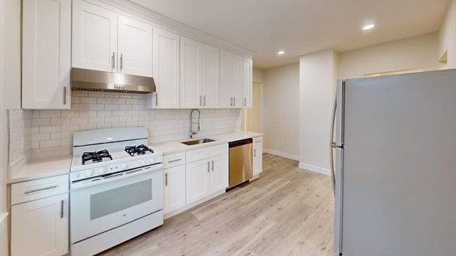 391 Linwood Ave 1, Newton, MA 02460