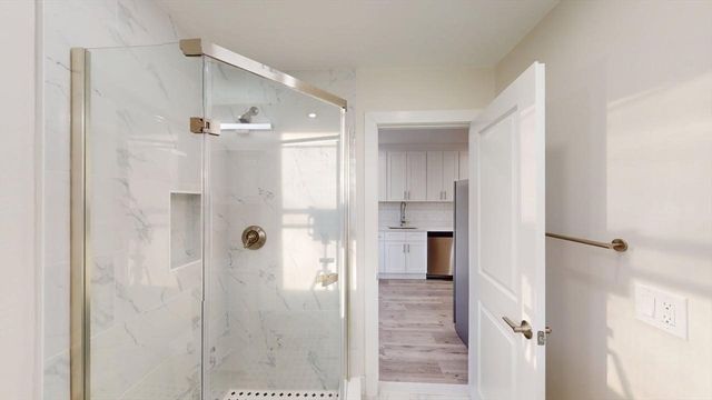 391 Linwood Ave 1, Newton, MA 02460