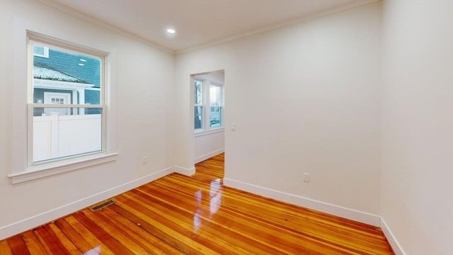 391 Linwood Ave 1, Newton, MA 02460