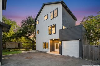 106 Bank St # 201, San Antonio, TX 78204