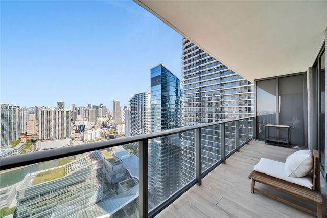 45 SW 9th Street 3909, Miami, FL 33130