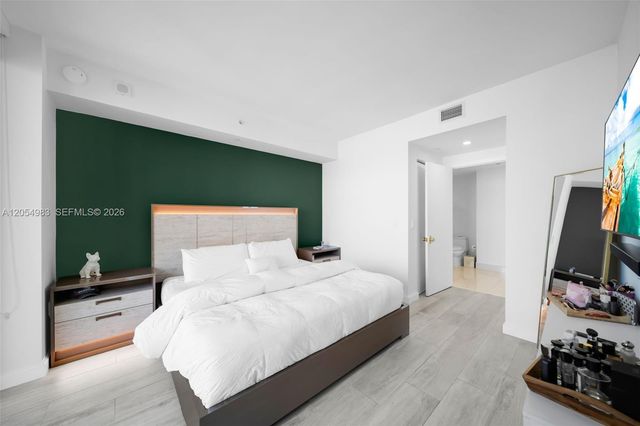 45 SW 9th Street 3909, Miami, FL 33130