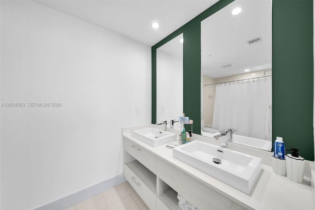 45 SW 9th Street 3909, Miami, FL 33130
