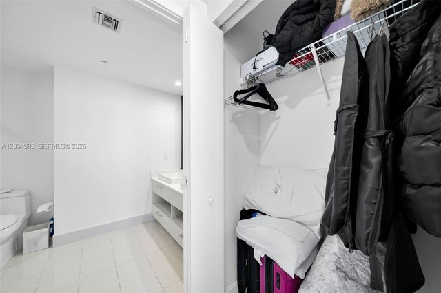 45 SW 9th Street 3909, Miami, FL 33130