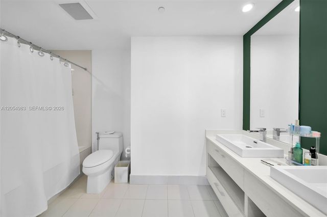 45 SW 9th Street 3909, Miami, FL 33130