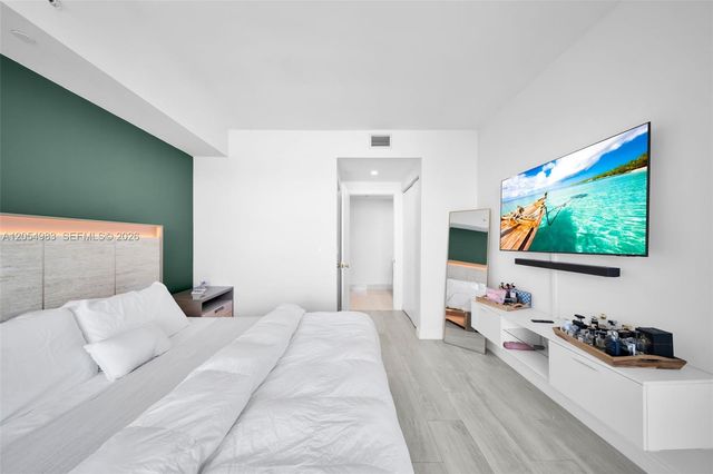 45 SW 9th Street 3909, Miami, FL 33130