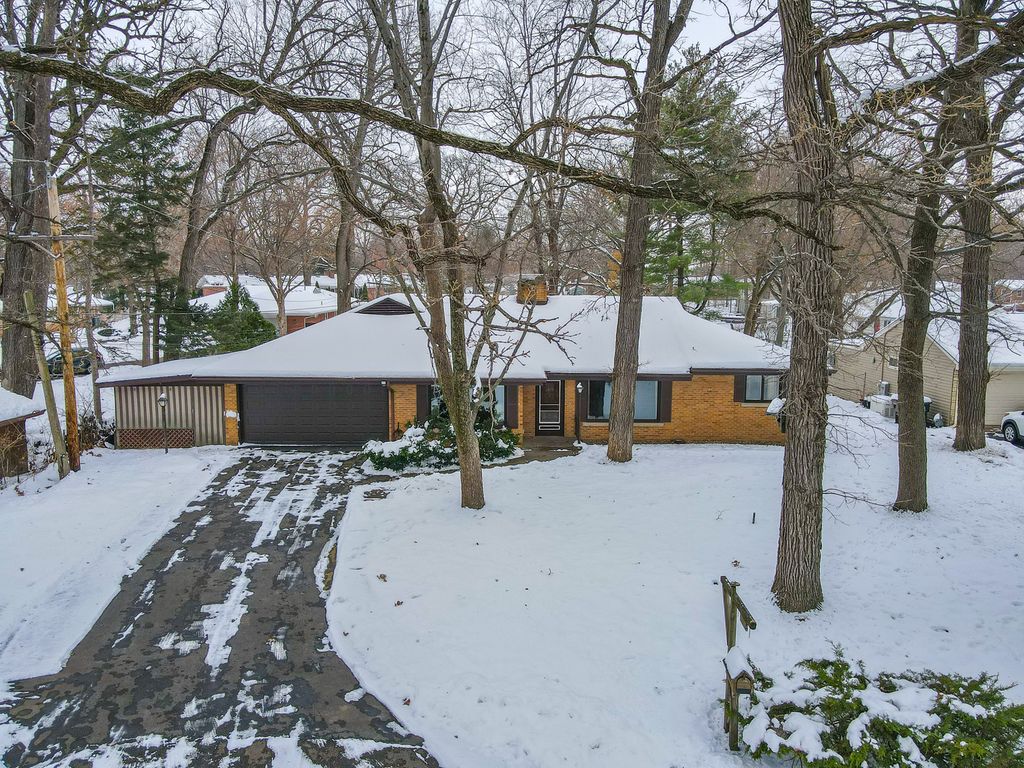 25 Elmwood Drive, Kankakee, IL 60901